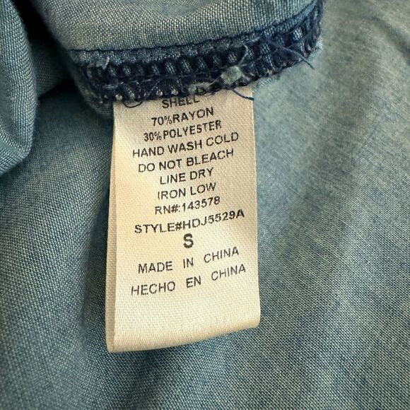 Hot & Delicious distressed denim long sleeved button down shirt with patches - S - Picture 10 of 11